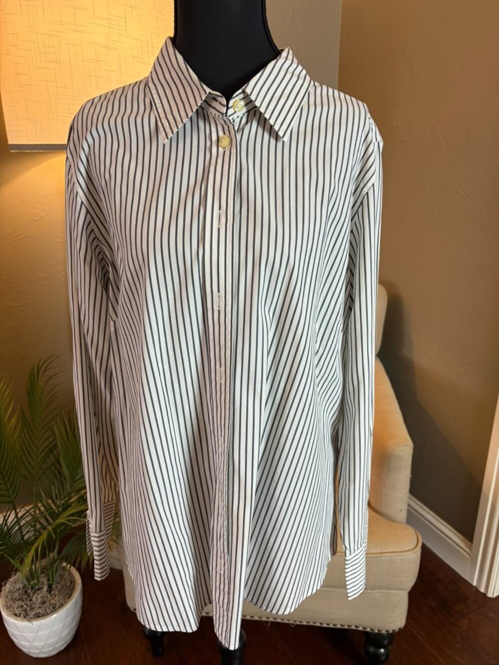 Womens Old Navy Black and White Striped Button Down Shirt, Size XL